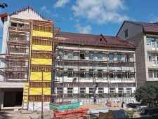 реконструкция корпуса Центра медицинской реабилитации и ремонт больницы скорой помощи "Красный крест" идут с опережением графика - фото - 1