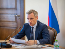 василий Анохин проверил ход выполнения поручений по итогам поездок в Новодугинский и Сычевский районы - фото - 1