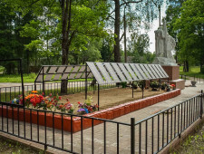 в Смоленской области ведется ремонт 60 воинских захоронений и мемориальных знаков - фото - 1