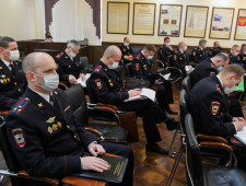 губернатор Алексей Островский принял участие в расширенном заседании Коллегии УМВД России по Смоленской области - фото - 1