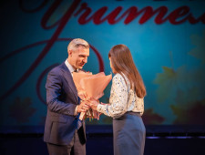 в Смоленской области введут региональную награду для педагогов со стажем работы более 40 лет - фото - 1