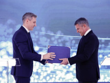 губернатор Василий Анохин и генеральный директор ПАО «Россети Центр» Игорь Маковский подписали Соглашение о развитии электросетевого комплекса региона - фото - 1