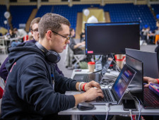 в Смоленске стартовал межрегиональный 24-часовой марафон по программированию - фото - 1