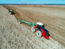 компания «Дорогобуж» помогает в проведении весенней посевной кампании - фото - 1