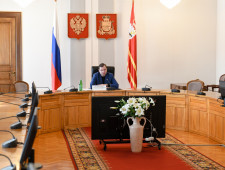 губернатор Алексей Островский поздравил смолян, удостоенных Почетного знака Смоленской области «За исцеление и милосердие» - фото - 1