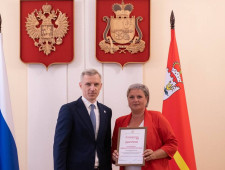 василий Анохин наградил победителей конкурса «Доброволец Смоленщины» - фото - 1