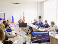 вице-премьера РФ Дмитрия Чернышенко ознакомили с ходом реализации проекта по созданию межвузовского кампуса в Смоленске - фото - 1