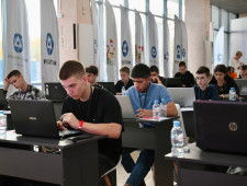 в Смоленске проходит первый Международный молодёжный ИТ-форум "Свой код" - фото - 1