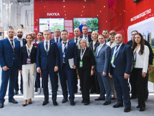 команда Смоленской области работает 26-й Всероссийской агропромышленной выставке "Золотая осень – 2024" - фото - 1