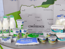 губернатор Алексей Островский ознакомился с деятельностью сельскохозяйственного кооператива «Фермерский» - фото - 1