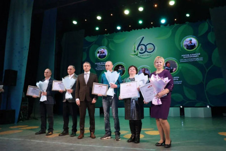 в Дорогобуже прошло торжественное мероприятие, посвящённое 60‑летнему юбилею ПАО «Дорогобуж» - фото - 1