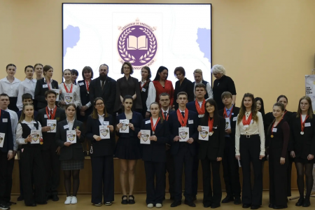 полуфинал региональной гуманитарной олимпиады «Умники и умницы земли Смоленской» состоялся в Смоленске - фото - 1