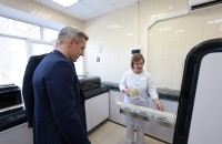 губернатор Василий Анохин посетил Смоленскую областную клиническую больницу - фото - 1