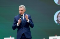 губернатор Василий Анохин принял участие в слете молодежного актива Группы "НЭК" - фото - 1