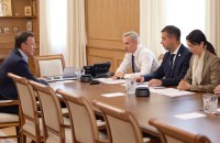 губернатор Василий Анохин провёл рабочую встречу с учредителем ООО «Золотая Нива» Аркадием Михайловичем Большаковым - фото - 1