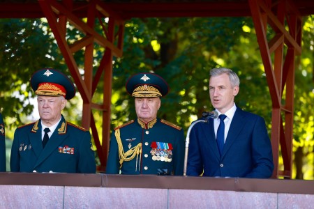 курсанты Военной академии ВПВО приняли Военную присягу в Смоленске - фото - 1