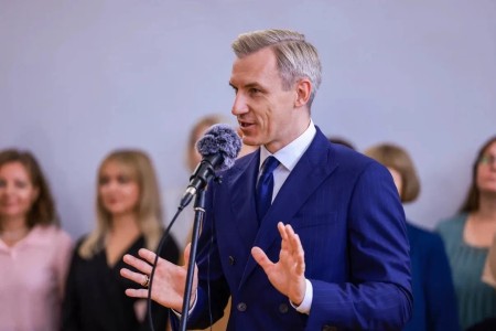 губернатор Василий Анохин посетил смоленскую гимназию имени Н.М. Пржевальского в День знаний - фото - 1