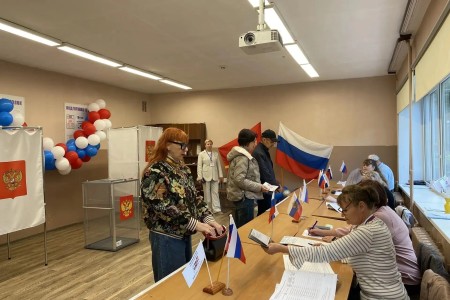 смоляне голосуют на выборах депутатов Государственной Думы - фото - 1