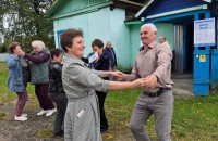 в Смоленской области избиратели проводят время на участках с пользой и радостью - фото - 1