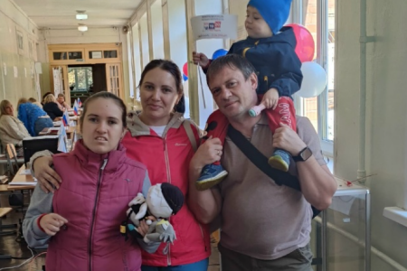 смоляне приходят на выборы семьями - фото - 2