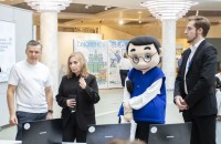 алексей Гусев посетил Общественный штаб по наблюдению за выборами - фото - 1