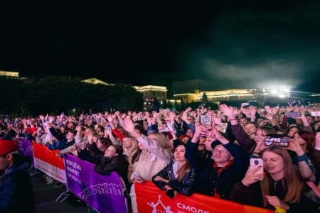 более 20 тысяч человек посетили большой праздничный концерт в Смоленске - фото - 1