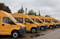 в Смоленске вручили ключи от 24 новых школьных автобусов - фото - 1