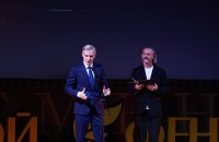 губернатор Василий Анохин принял участие в закрытии кинофестиваля «Золотой Феникс» в Смоленске - фото - 1