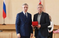 сотрудник Смоленского областного онкологического клинического диспансера удостоен звания «Заслуженный врач Российской Федерации» - фото - 1