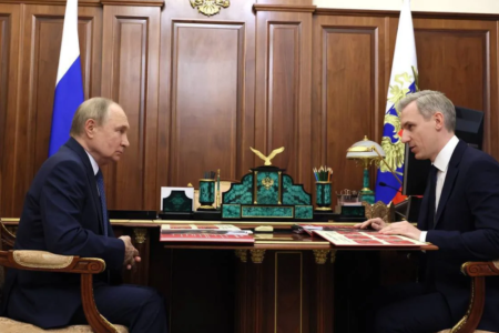 губернатор Василий Анохин поздравил Президента России Владимира Путина с Днём рождения - фото - 1