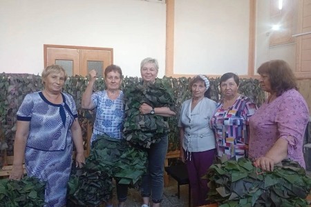 волонтёры штаба «Родина» из Рудни отправили на фронт около 2000 маскировочных сетей - фото - 1