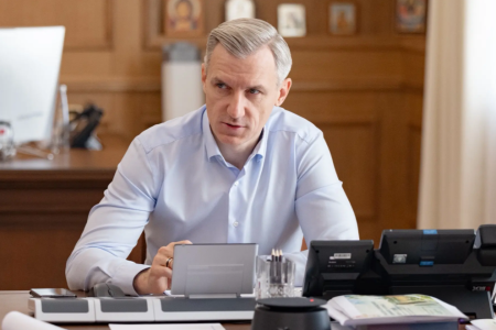 губернатор Василий Анохин провел заседание штаба по рождаемости в Смоленской области - фото - 1