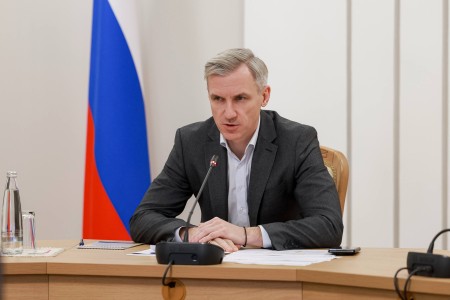 губернатор Василий Анохин подвёл итоги участия делегации Смоленской области в выставке «ИННОПРОМ» в Беларуси - фото - 1