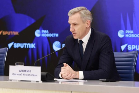 василий Анохин: «Объем прямых инвестиций в Смоленскую область в 2025 году достиг исторического рекорда и превысил 120 миллиардов рублей» - фото - 1