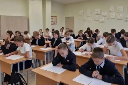более 70 тысяч школьников приняли участие в школьном этапе Всероссийской олимпиады школьников в Смоленской области - фото - 1