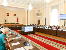 губернатор Алексей Островский провел расширенное заседание Совета по культуре, искусству и культурному наследию - фото - 2