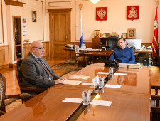 рабочая встреча Губернатора Алексея Островского с главой Руднянского района Юрием Ивашкиным - фото - 1