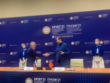 губернатор Алексей Островский подписал Соглашение о восстановлении и модернизации сельскохозяйственного перерабатывающего комплекса в Смоленской области - фото - 1