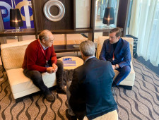 рабочая встреча Губернатора Алексея Островского с руководством международной компании Kronospan - фото - 1