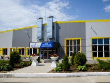 губернатор Алексей Островский посетил Починковскую швейную фабрику - фото - 1