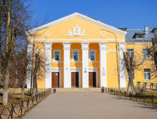 губернатор Алексей Островский встретился с Иваном Гуторовым - фото - 1