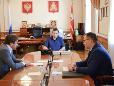 рабочая встреча Губернатора Алексея Островского с генеральным директором АО «Продинвест» Михаилом Панченковым - фото - 1