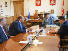 рабочая встреча Губернатора Алексея Островского с генеральным директором концерна «Автоматика» Андреем Моторко - фото - 1