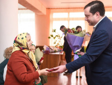 губернатор Алексей Островский провел рабочее совещание по вопросам развития агропромышленного комплекса региона - фото - 1