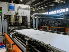 губернатор Алексей Островский ознакомился с работой Игоревского деревоперерабатывающего комбината - фото - 1