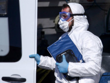 в Смоленской области в пользование медицинским работникам и добровольцам уже переданы порядка 50 автомобилей чиновников областного и муниципального уровней - фото - 1