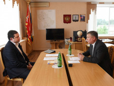 губернатор Алексей Островский обсудил с главой Починковского района Александром Голубом перспективы социально-экономического развития муниципалитета - фото - 1