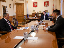 рабочая встреча Губернатора Алексея Островского с ректором Смоленского государственного университета спорта Георгием Грецем - фото - 1