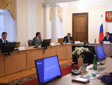 губернатор Алексей Островский провел рабочую встречу с представителями ПАО «Ростелеком» - фото - 1