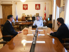 рабочая встреча Губернатора Алексея Островского с директором филиала ПАО «Россети Центр» - «Смоленскэнерго» Андреем Сорокиным - фото - 1